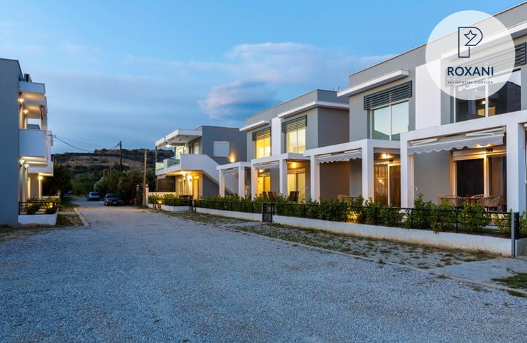 &Rho;&Omega;&Xi;&Alpha;&Nu;&Eta; &Alpha; &Epsilon;&Xi;&Omega;&Phi;&Upsilon;&Lambda;&Lambda;&Omicron; 4